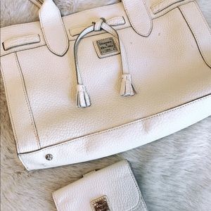 Authentic Dooney and Bourke purse plus wallet